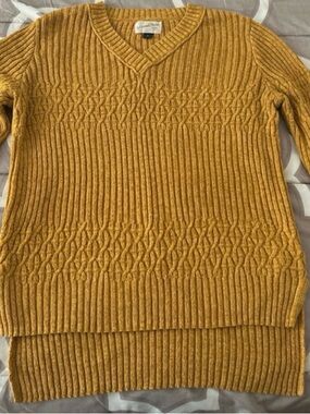 Universal Thread Mustard Cable-Knit V-Neck Sweater